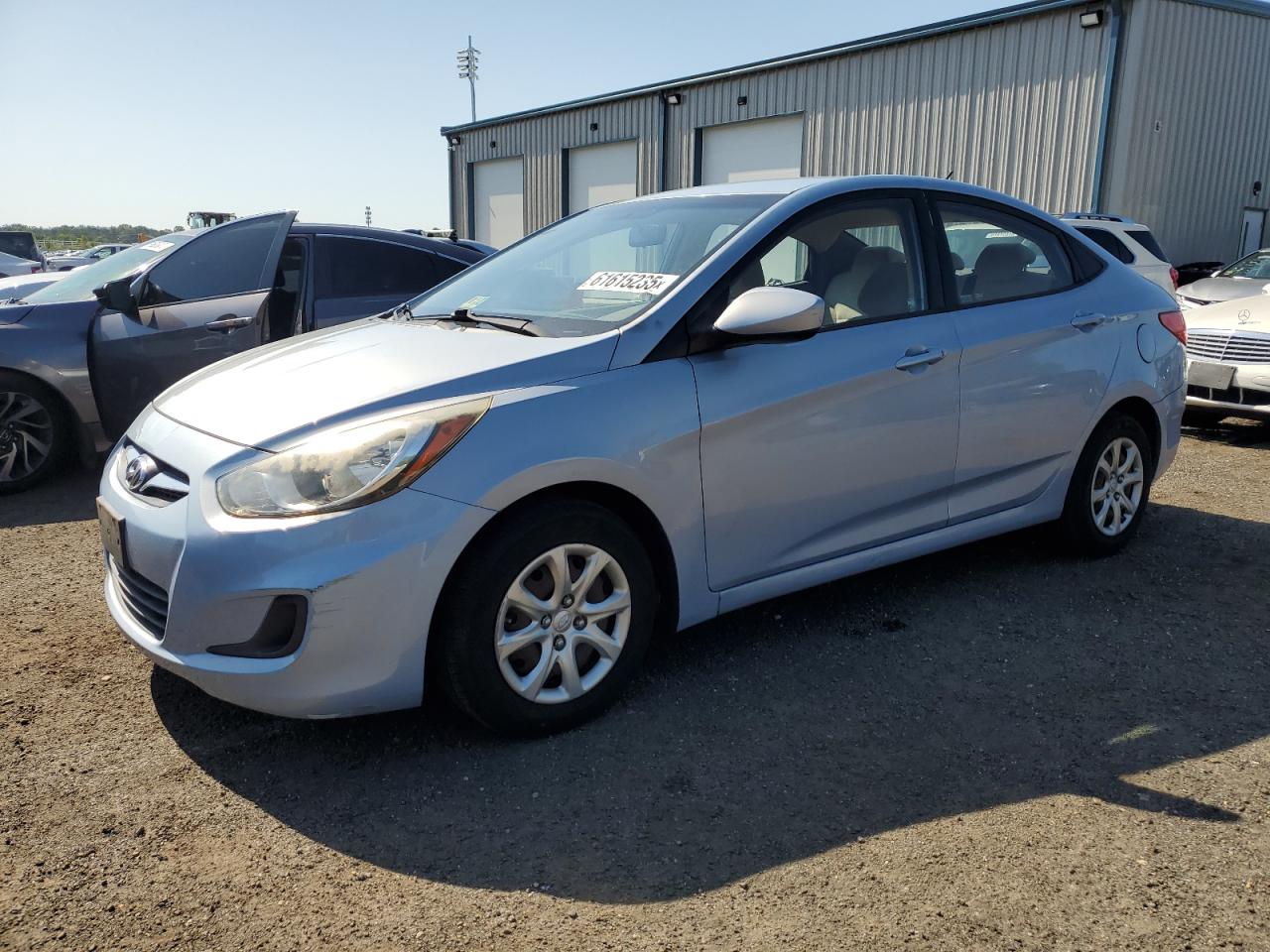 KMHCT4AE5CU208972 HYUNDAI ACCENT Photo 1