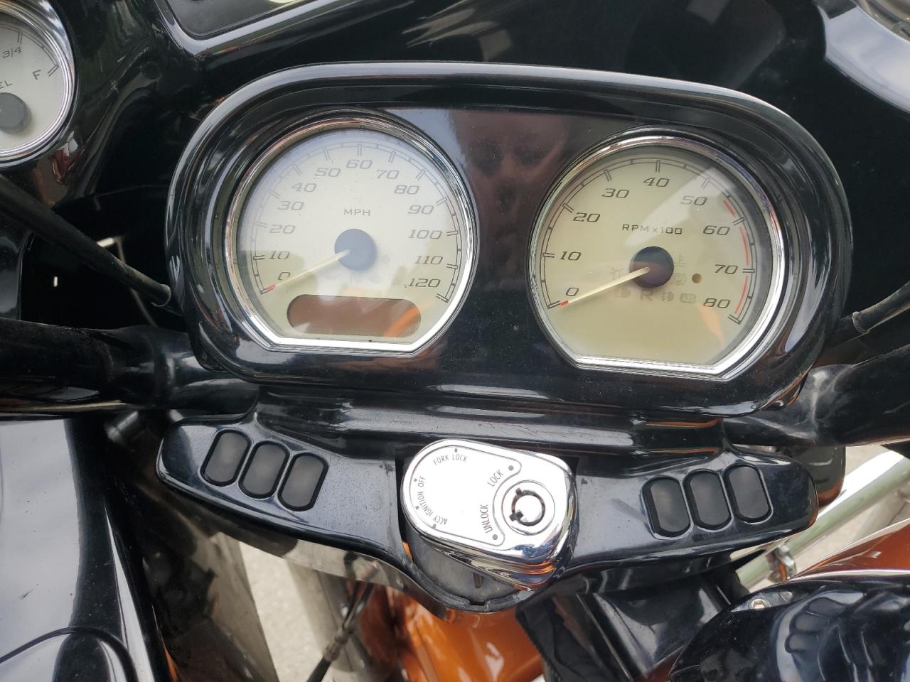 2015 Harley-Davidson Fltrxs Road Glide Special VIN: 1HD1KTM13FB613826 Lot: 60854015