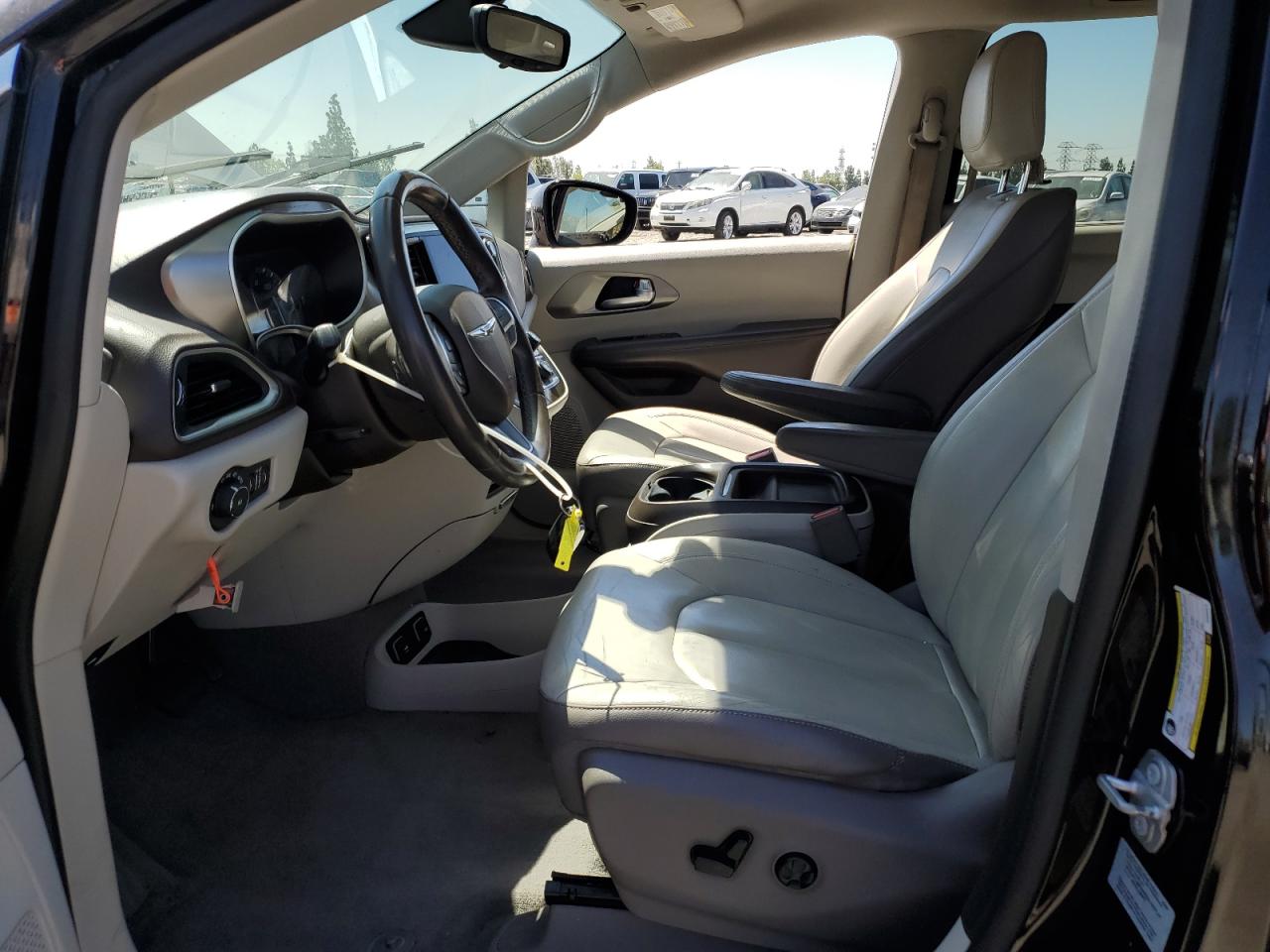 2017 Chrysler Pacifica Touring L VIN: 2C4RC1BG0HR635672 Lot: 62962185