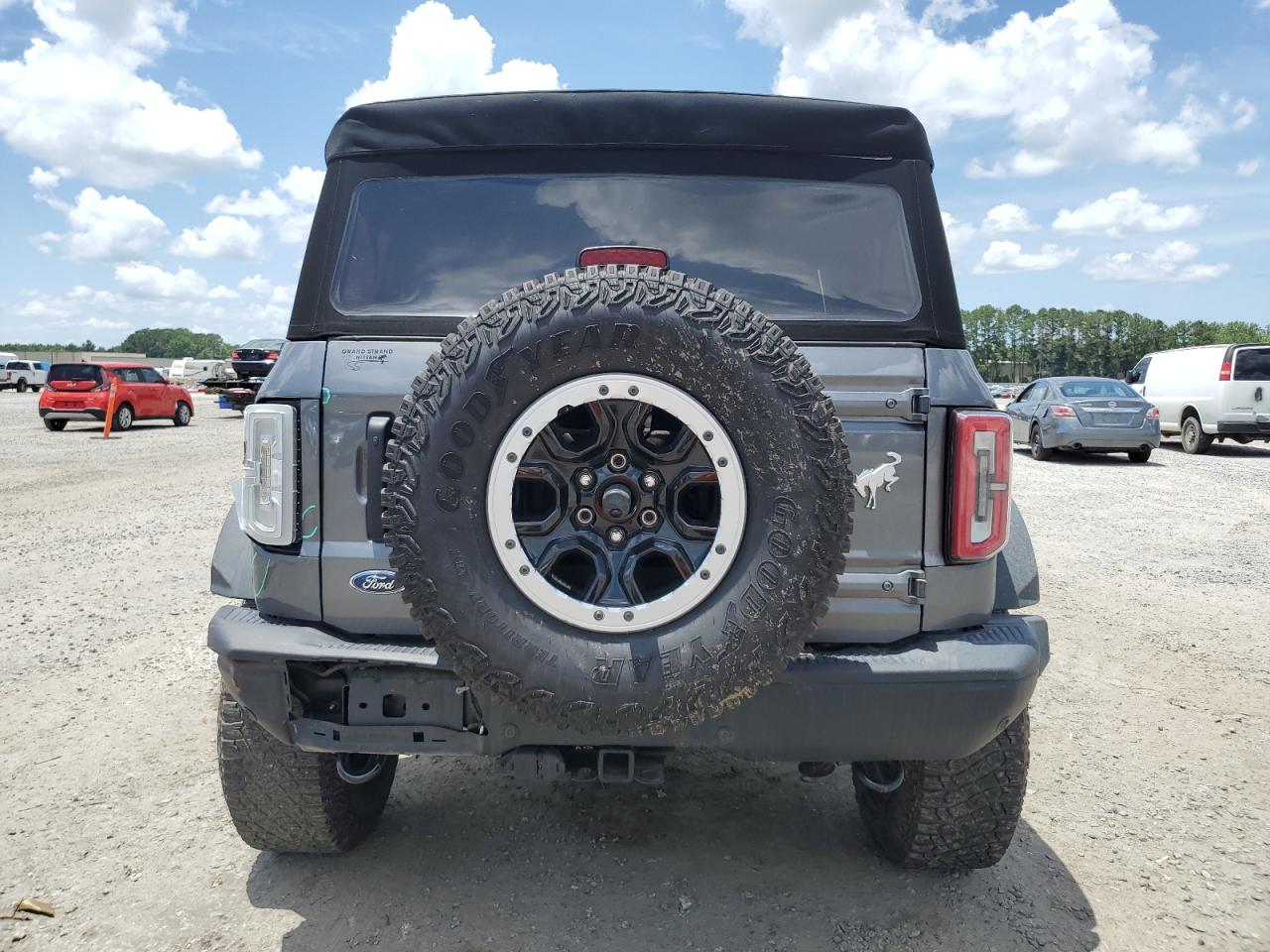 2021 Ford Bronco Base VIN: 1FMEE5DP5MLA93044 Lot: 61950205