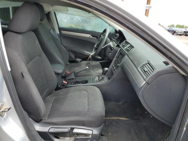  VOLKSWAGEN PASSAT 2017 Srebrny