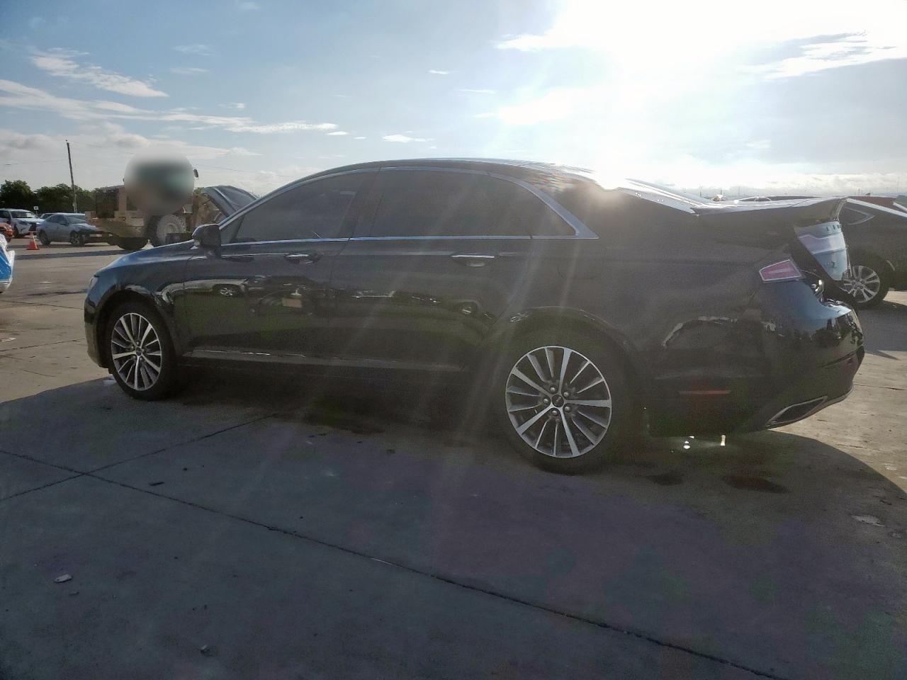 LINCOLN MKZ 2018 VIN 3LN6L5KUXJR615764 zdjęcie 2