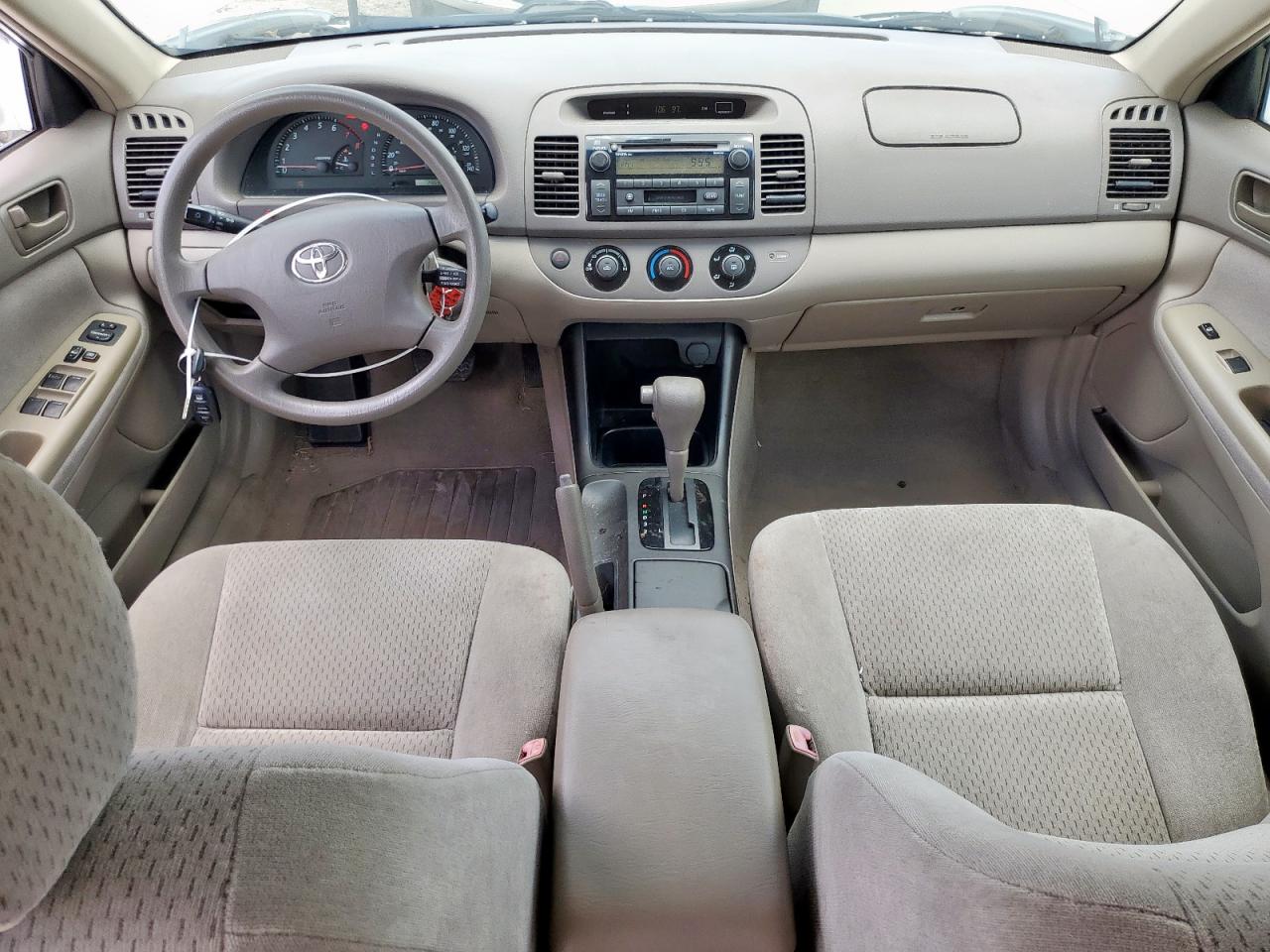 2004 Toyota Camry Le VIN: 4T1BF32K94U075779 Lot: 62923355