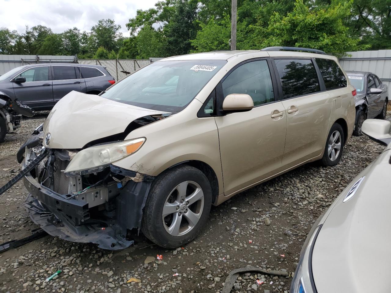 2014 Toyota Sienna Le de vânzare în Windsor, NJ - Front End