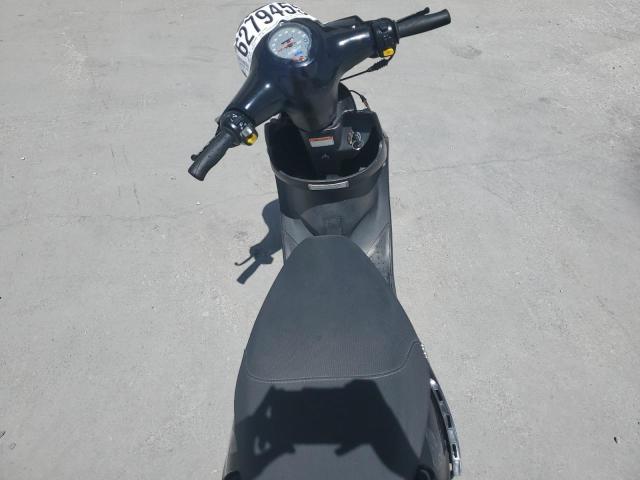 2014 GENUINE SCOOTER CO. BUDDY 125  
