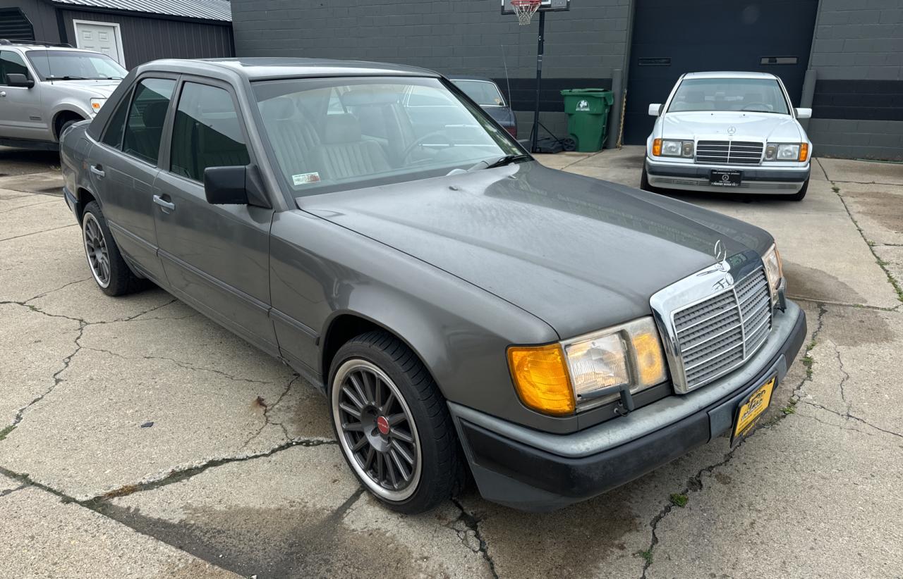 1989 Mercedes-Benz 300 E на продаже в Woodhaven, MI - Minor Dent/Scratches