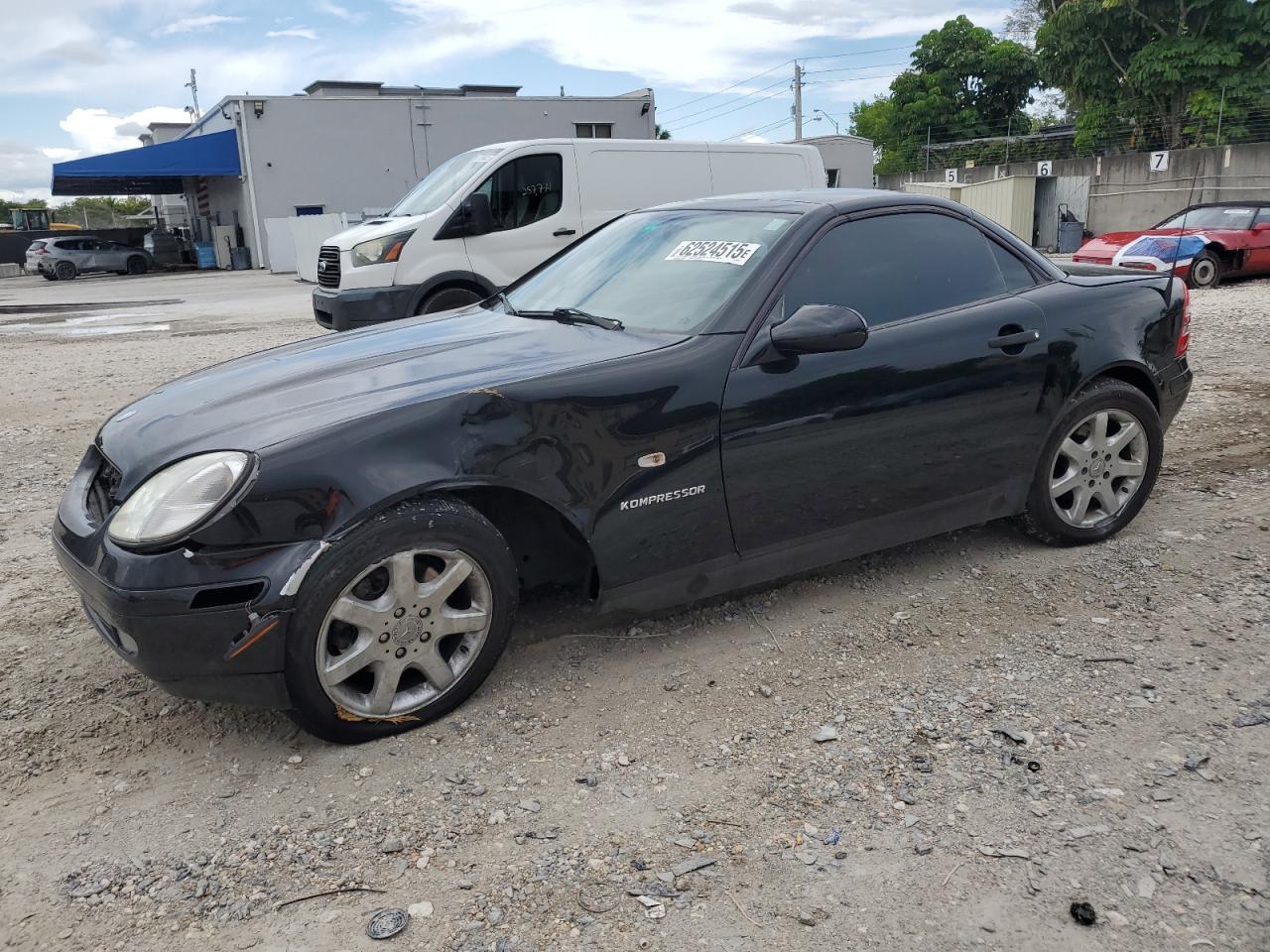 MERCEDES-BENZ SLK-CLASS 2000 VIN WDBKK47F0YF149827