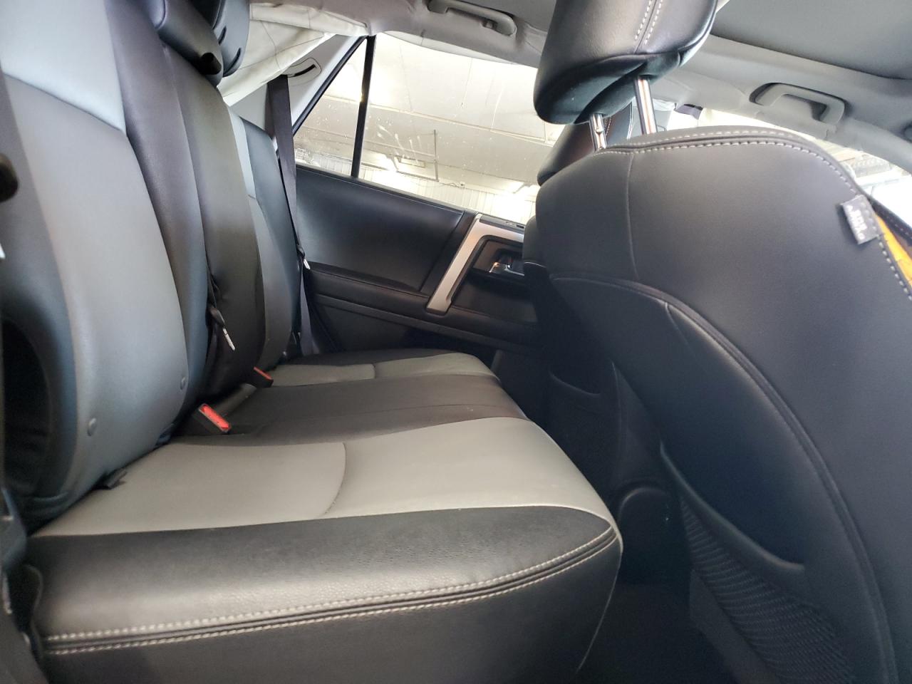 2019 Toyota 4Runner Sr5/Sr5 Premium VIN: JTEBU5JR1K5661240 Lot: 61749195