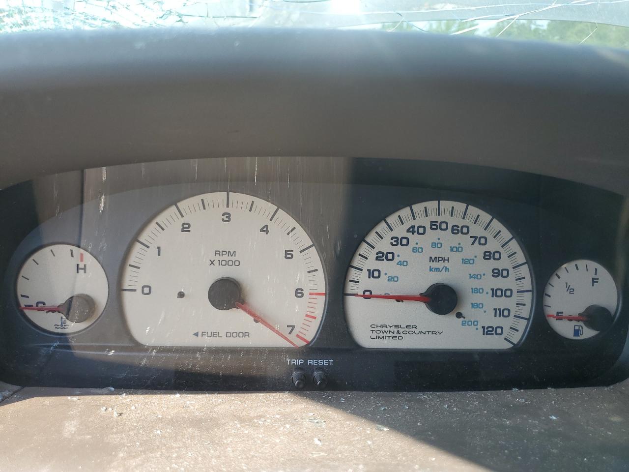 1999 Chrysler Town & Country Limited VIN: 1C4GP64L5XB594259 Lot: 61962315