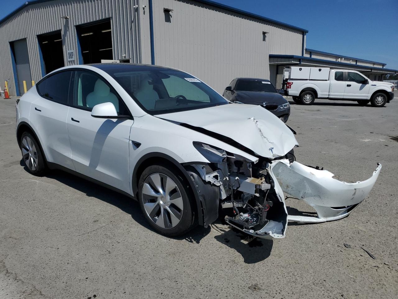 TESLA MODEL Y 2024 VIN 7SAYGDEEXRF065160 фото 4