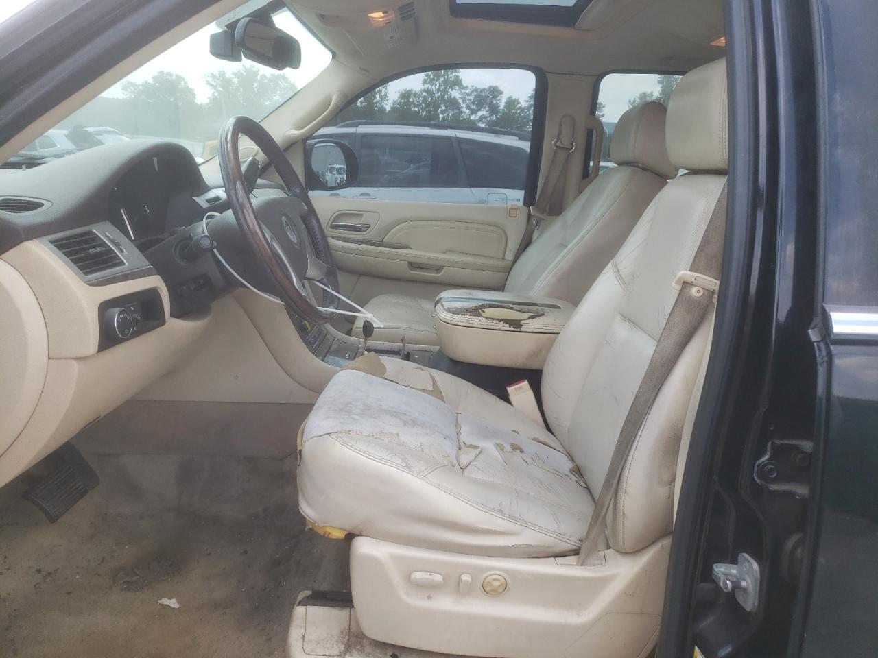 2008 Cadillac Escalade Luxury VIN: 1GYEC63898R163538 Lot: 61834355