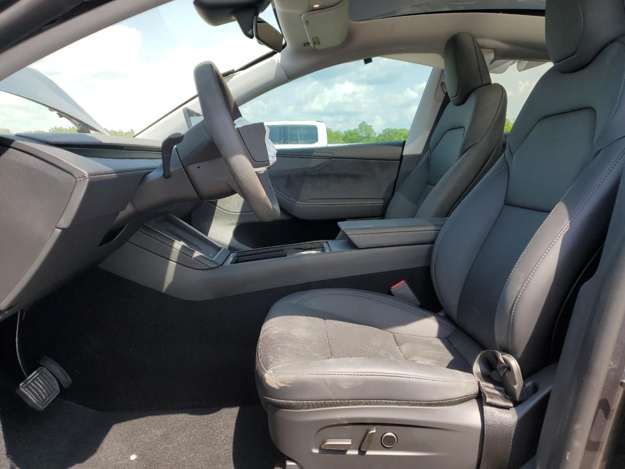 2026 Tesla Model Y VIN: 7SAYGDEE8TF334120 Lot: 67580075