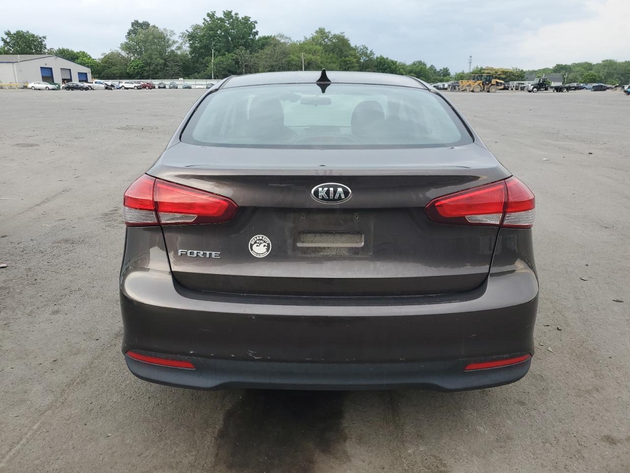 2017 Kia Forte Lx VIN: 3KPFK4A79HE017924 Lot: 62960475