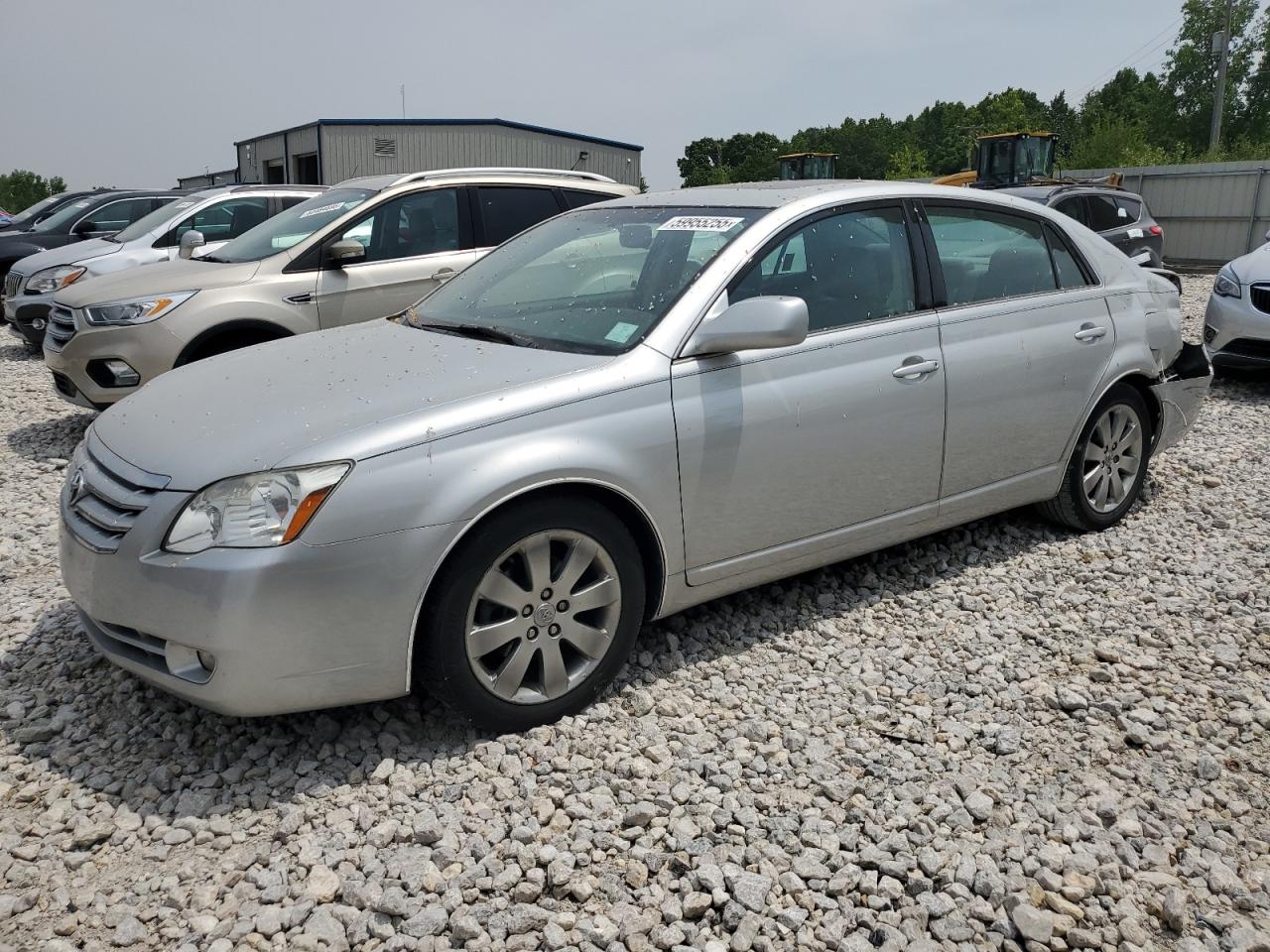 Wayland, MI에서 판매 중인 2005 Toyota Avalon Xl - Rear End