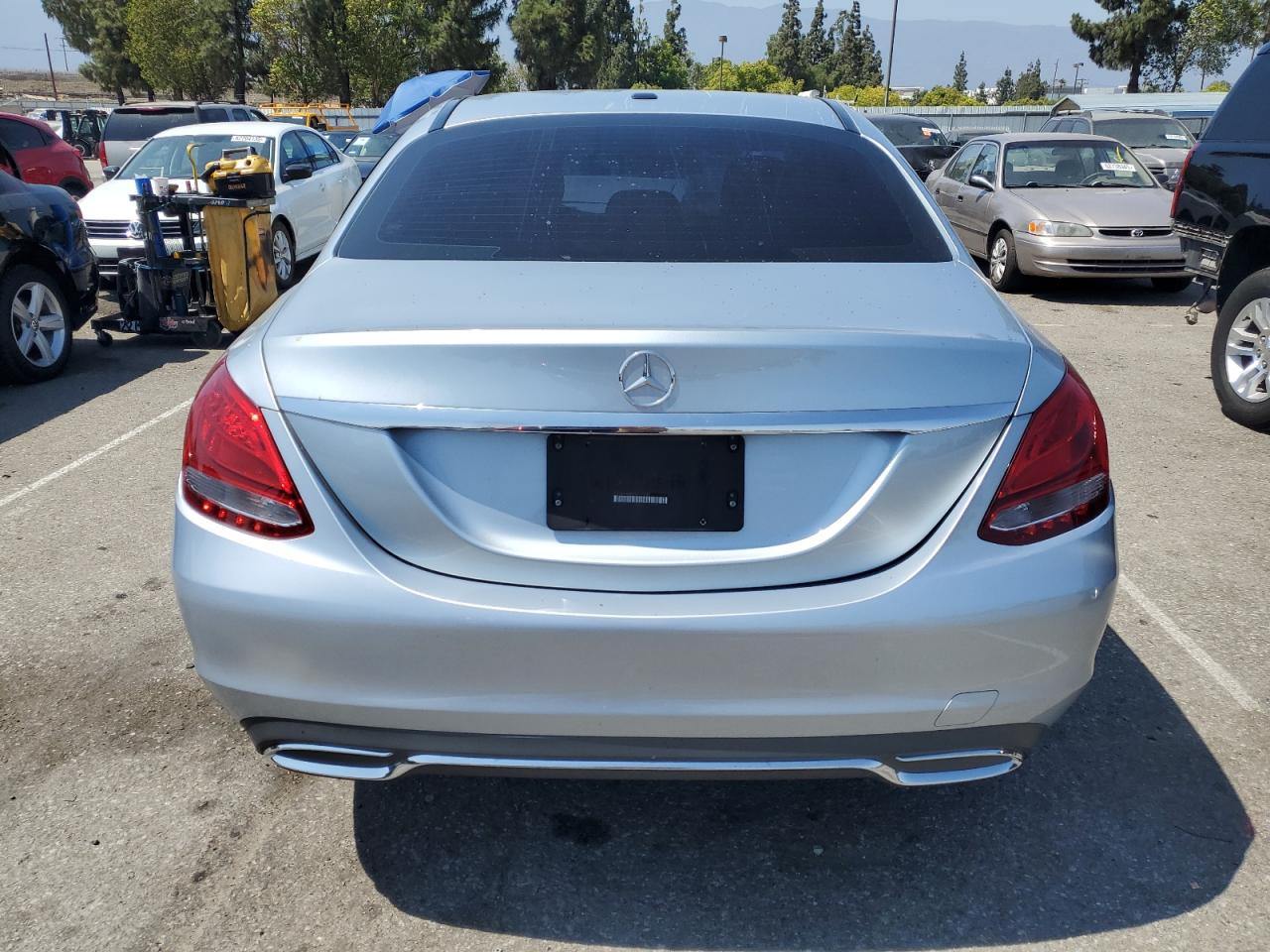 2016 Mercedes-Benz C 300 4Matic VIN: 55SWF4KBXGU117237 Lot: 62745865