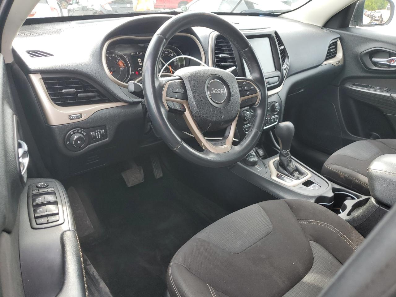 2016 Jeep Cherokee Latitude VIN: 1C4PJMCB1GW100647 Lot: 60150845