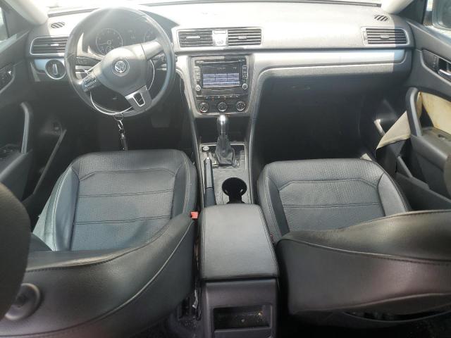 Седани VOLKSWAGEN PASSAT 2015 Золотий