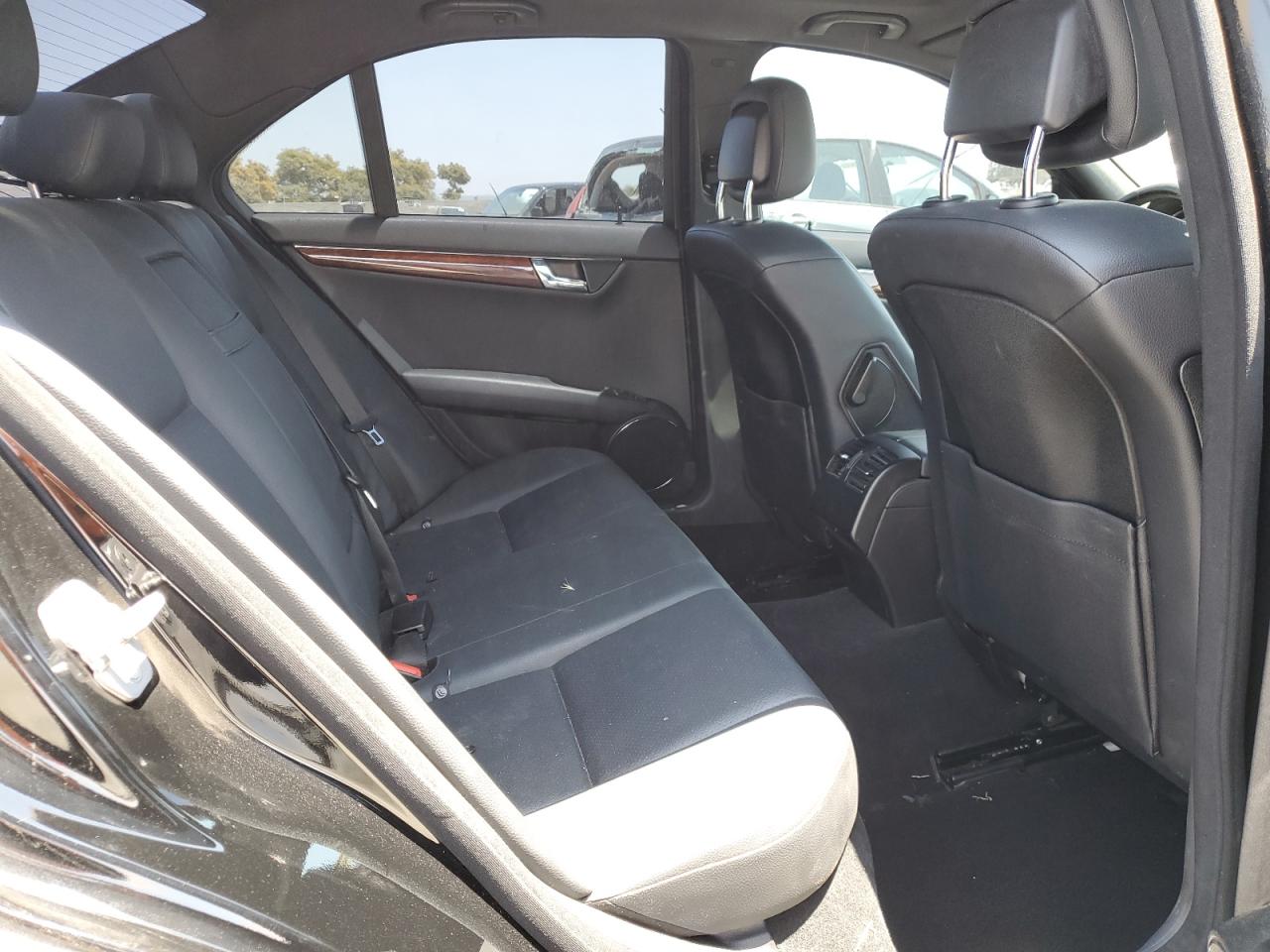 2010 Mercedes-Benz C 300 VIN: WDDGF5EB3AR126876 Lot: 60335045