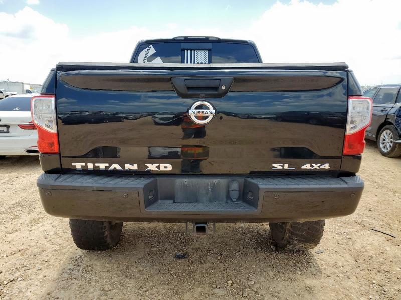 Pickups NISSAN TITAN 2016 Black