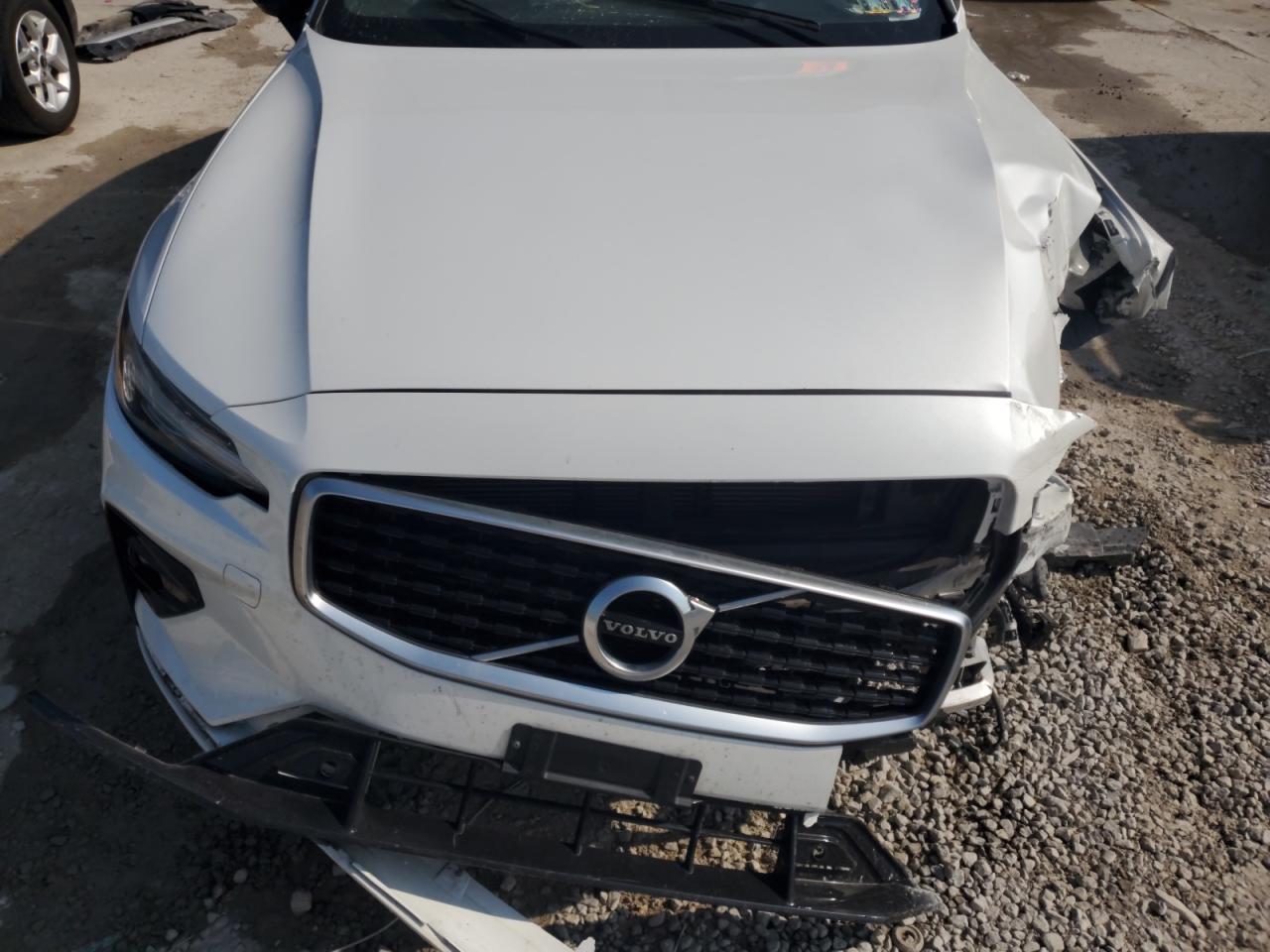 2019 Volvo S60 T6 R-Design VIN: 7JRA22TM0KG01542 Lot: 62022785