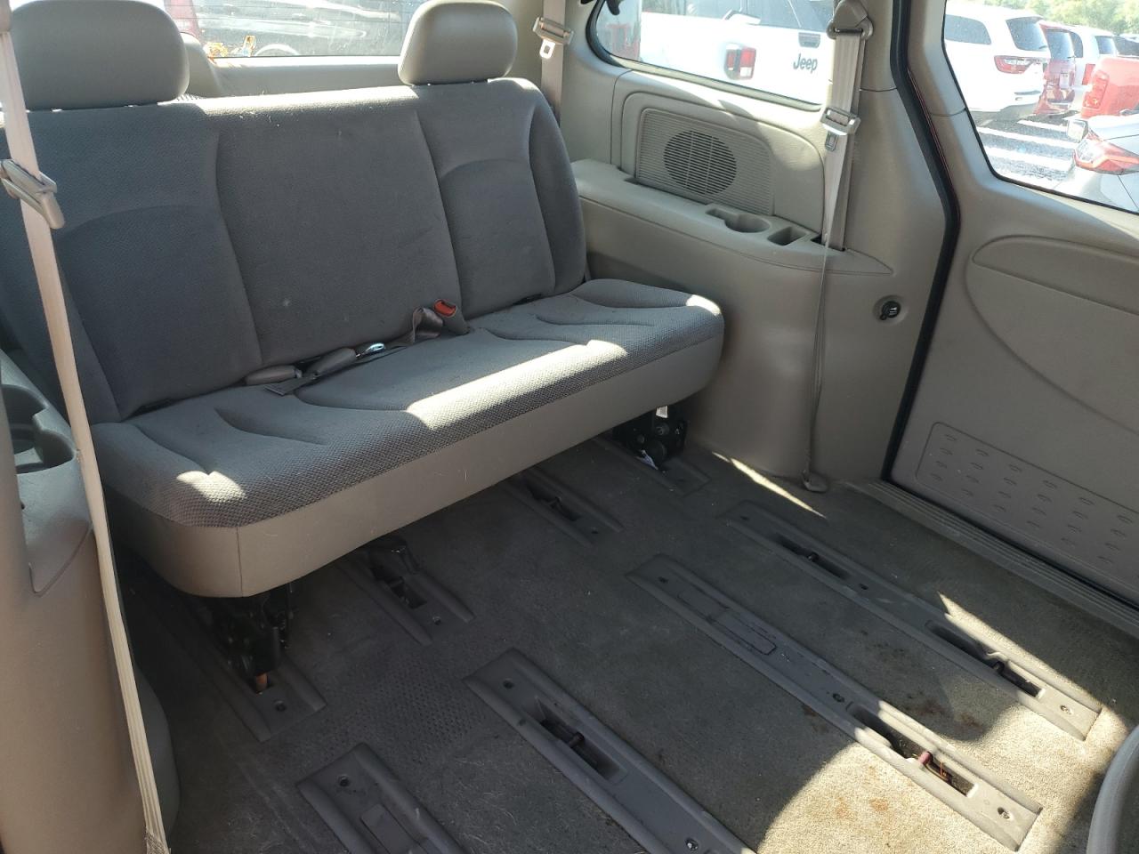 2001 Chrysler Voyager VIN: 1C4GJ25341B273720 Lot: 60911115