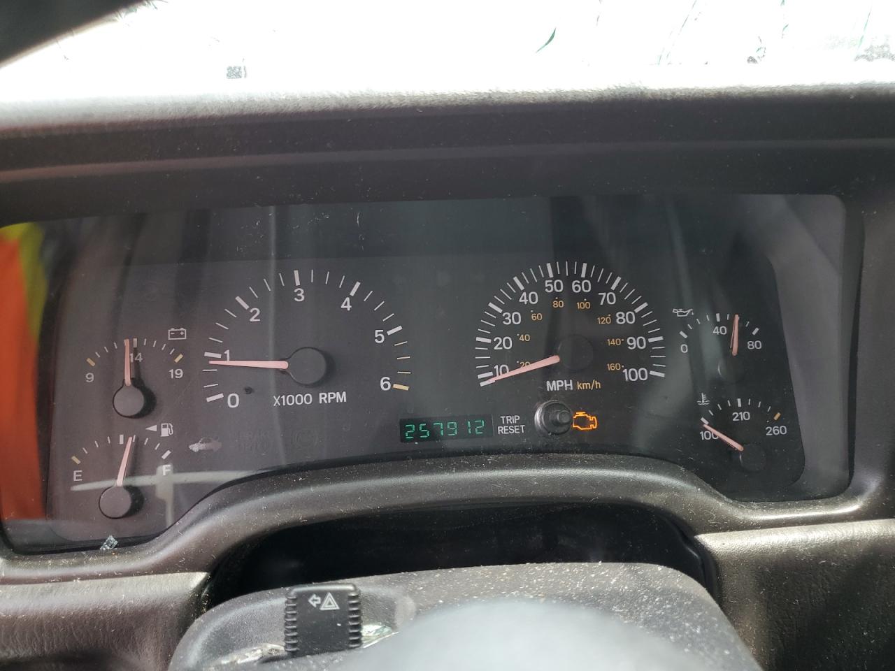 2000 Jeep Cherokee Sport VIN: 1J4FF48S0YL266967 Lot: 60849425