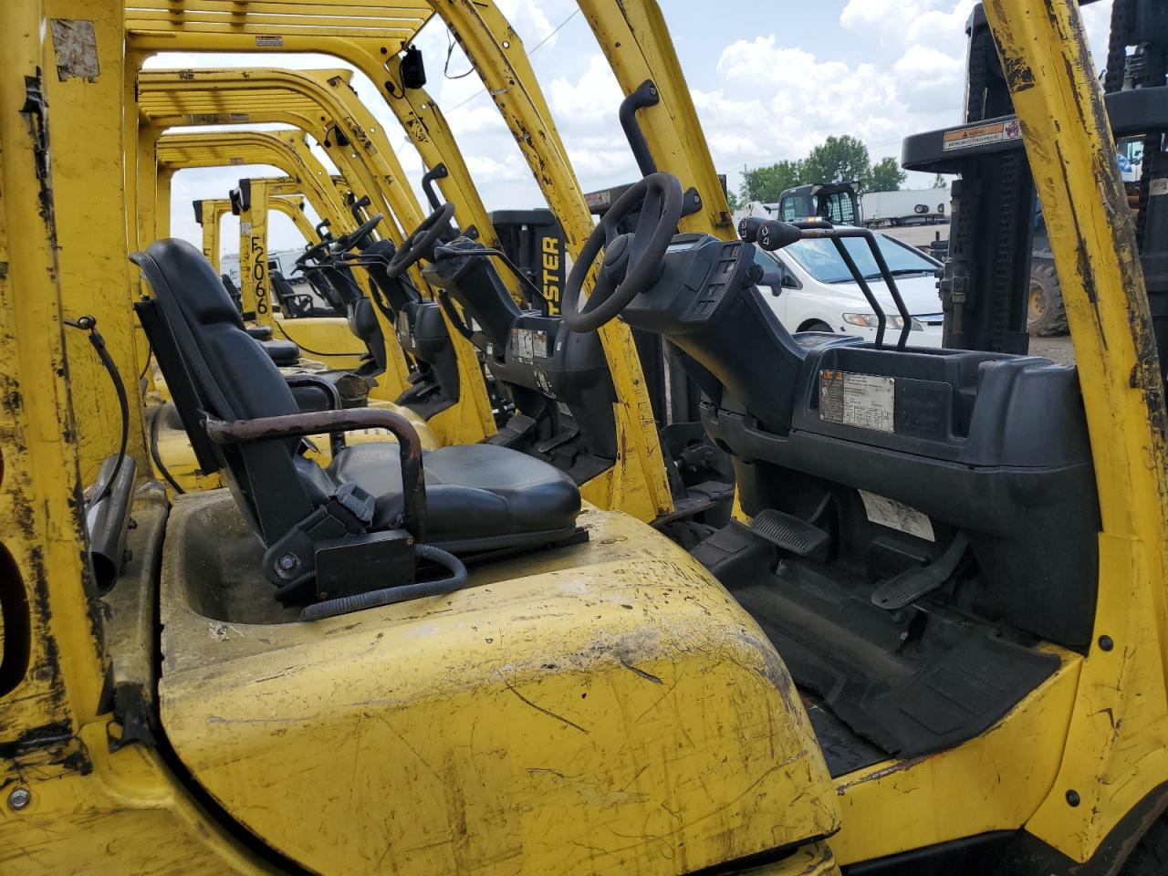 HYST FORKLIFT 2013 VIN F001V04525L photo 5