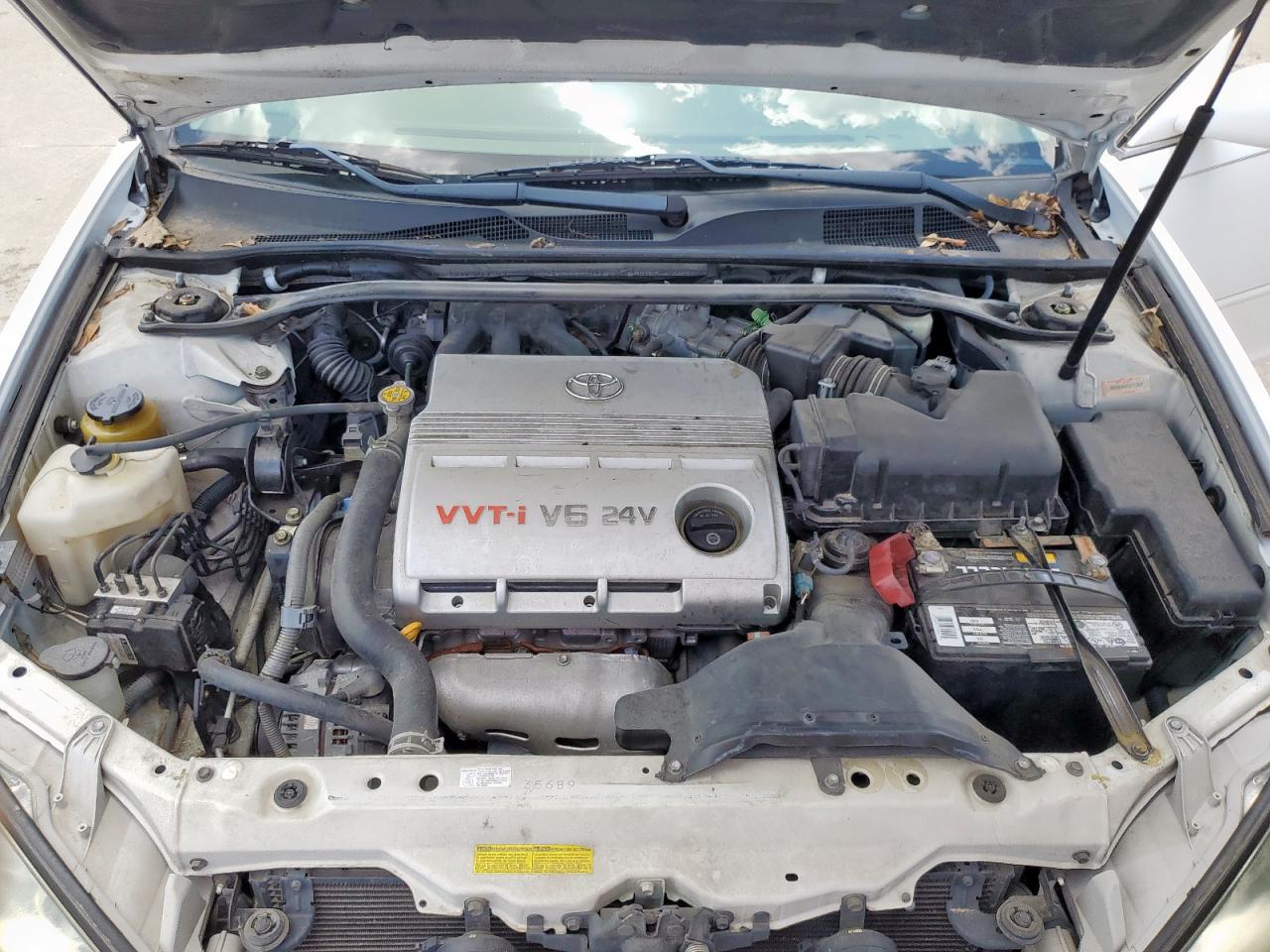 2004 Toyota Camry Le VIN: 4T1BF32K94U075779 Lot: 62923355