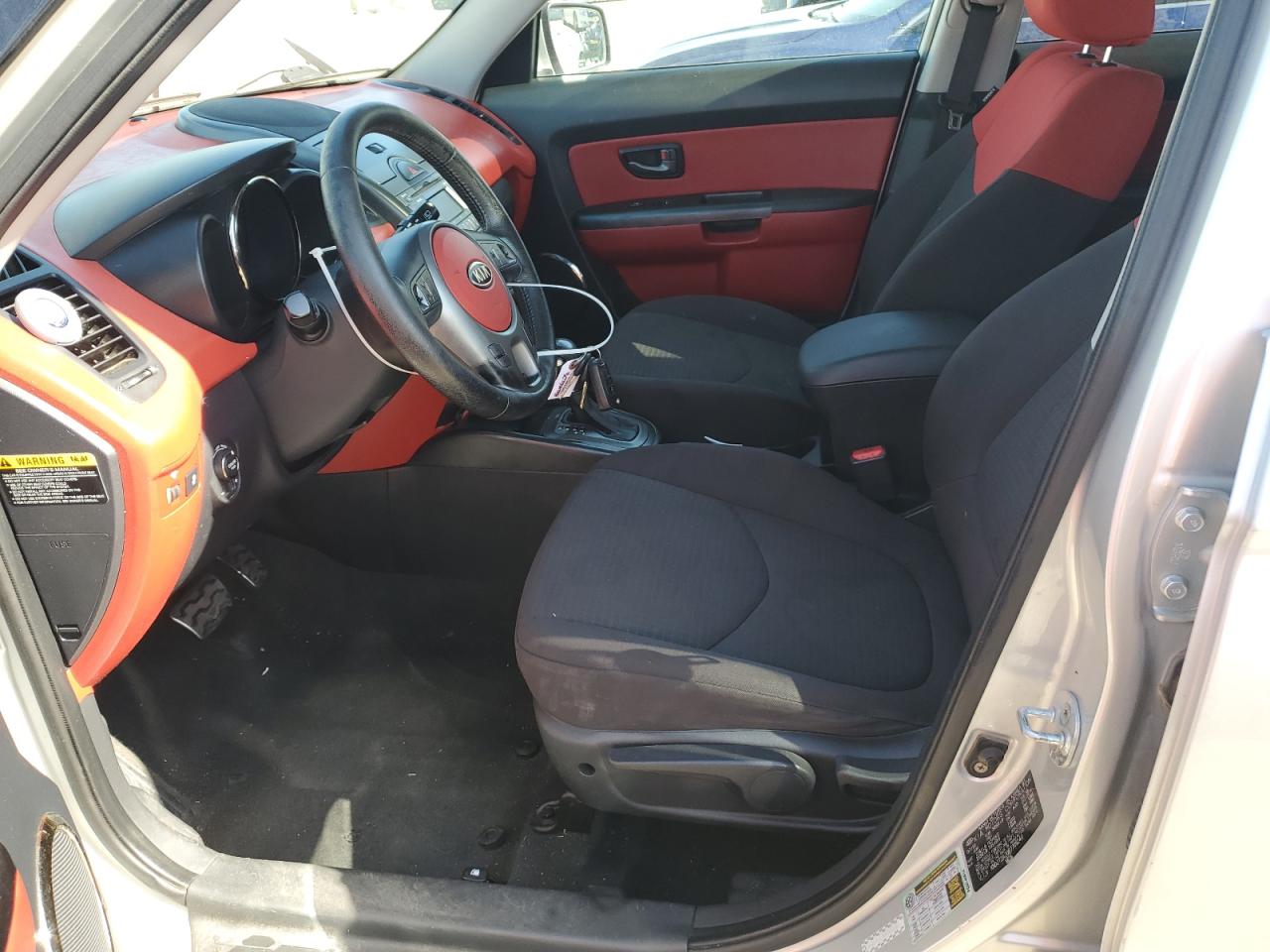 2011 Kia Soul + VIN: KNDJT2A20B7709240 Lot: 61619075