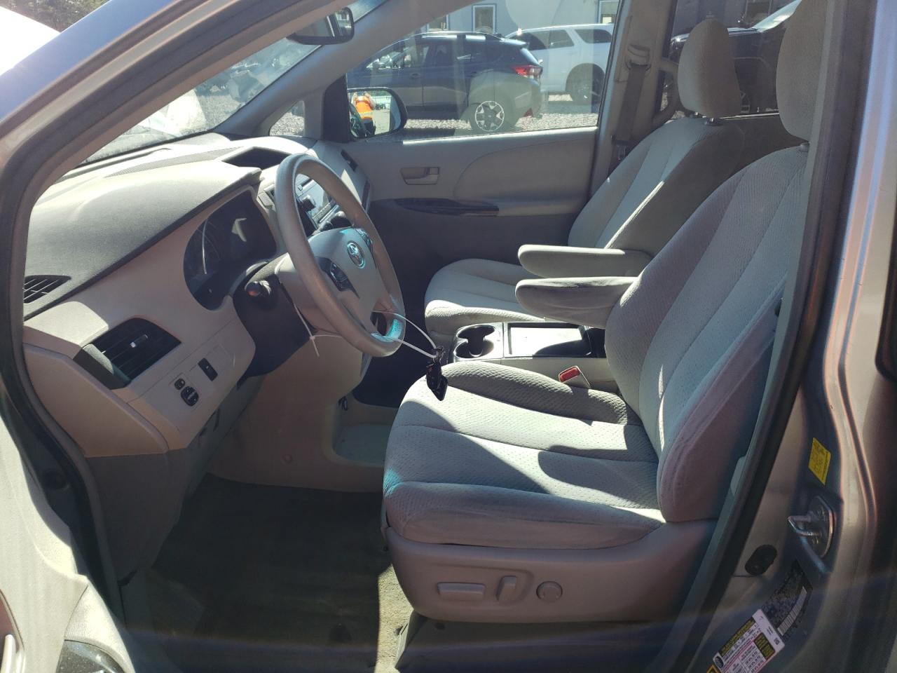 2011 Toyota Sienna Le VIN: 5TDKK3DC2BS110461 Lot: 62907435