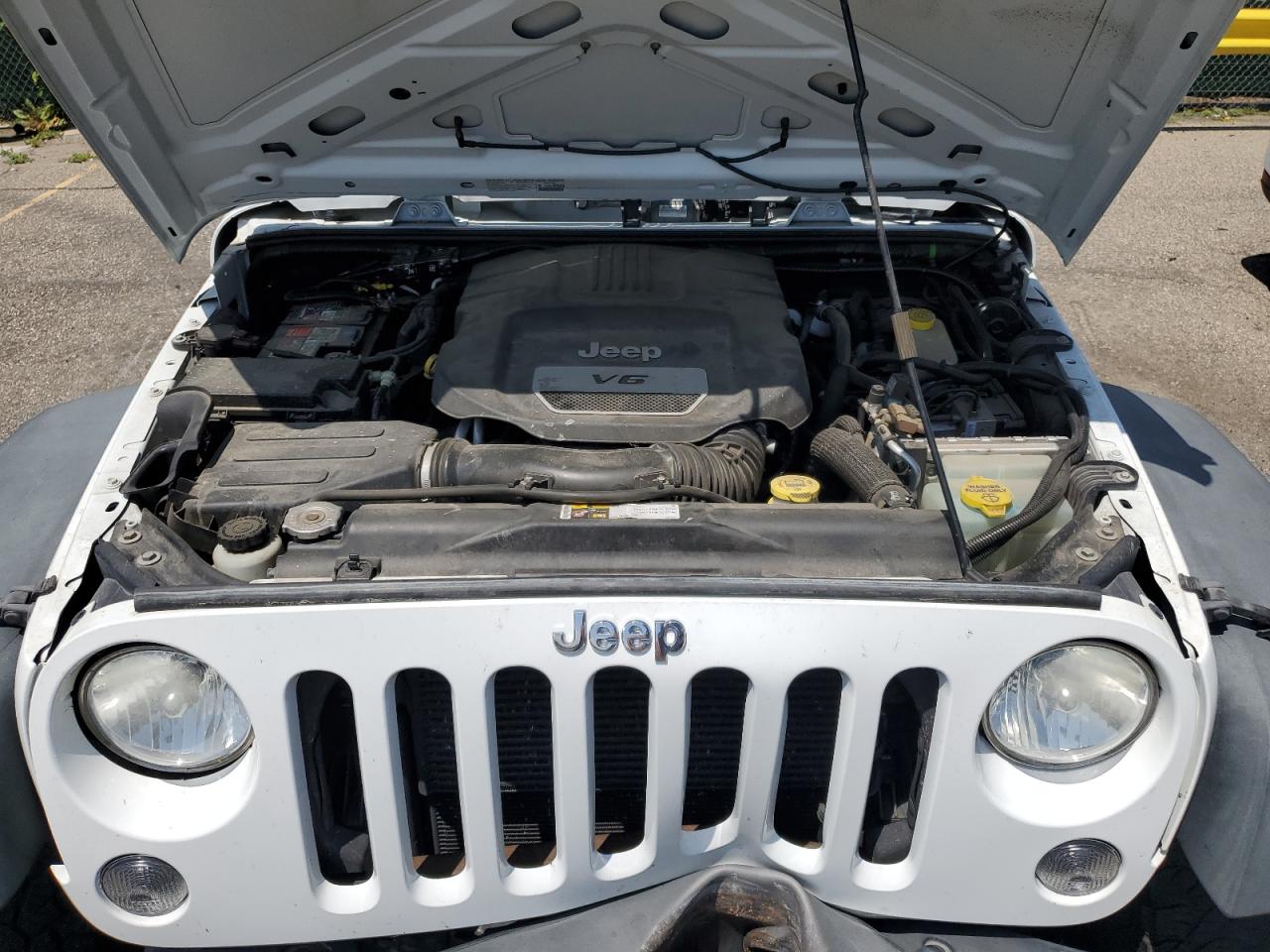 2014 Jeep Wrangler Sport VIN: 1C4AJWAG9EL307270 Lot: 62953215