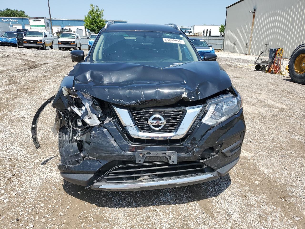 2017 Nissan Rogue S VIN: KNMAT2MV6HP535561 Lot: 61848915