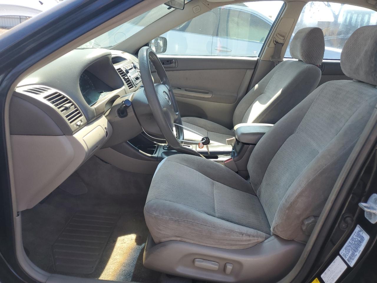 2002 Toyota Camry Le VIN: 4T1BF30K02U014322 Lot: 68679305