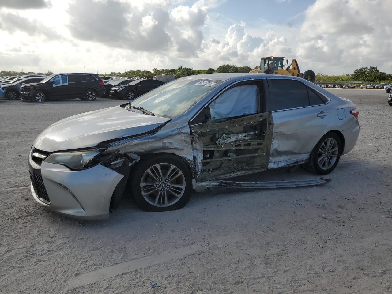 2017 Toyota Camry Le продається в West Palm Beach, FL - Side