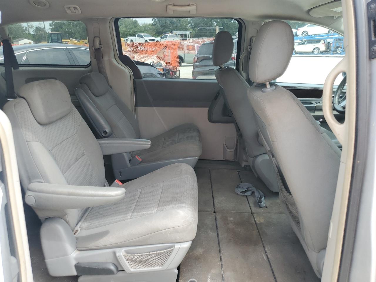 2010 Chrysler Town & Country Touring VIN: 2A4RR5D17AR229211 Lot: 59981055