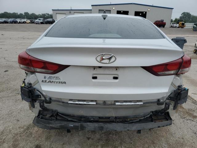  HYUNDAI ELANTRA 2018 Серебристый