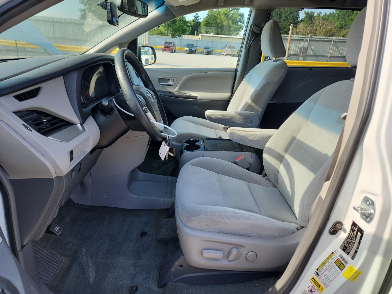2017 Toyota Sienna Le VIN: 5TDKZ3DC0HS857819 Lot: 62381135