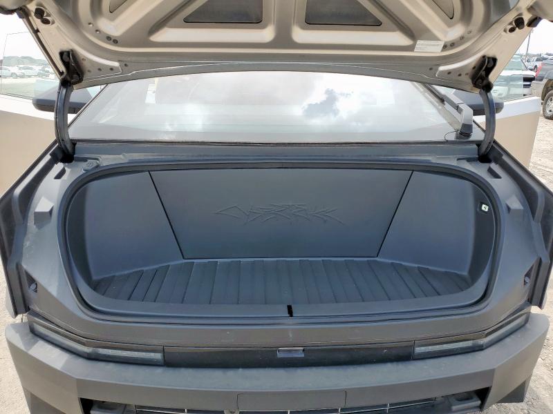 2024 TESLA CYBERTRUCK   