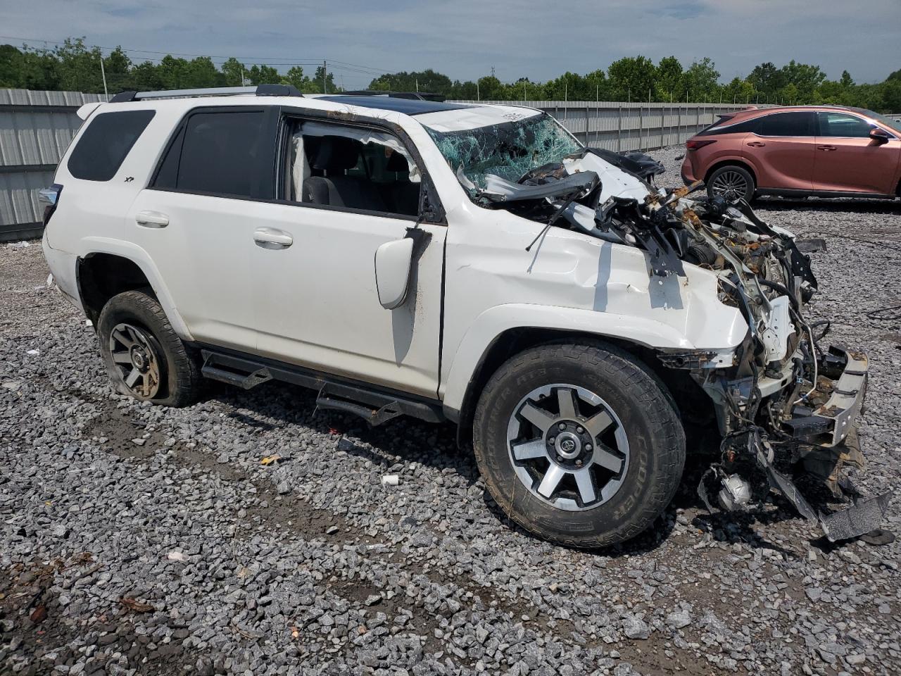 TOYOTA 4RUNNER 2019 VIN JTEBU5JR8K5636562 photo 4