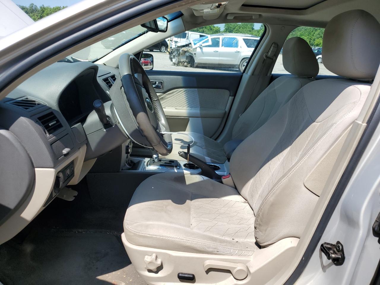 2010 Mercury Milan VIN: 3MEHM0HA7AR632983 Lot: 61595225