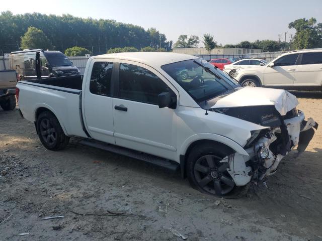 Pickups NISSAN TITAN 2012 Biały