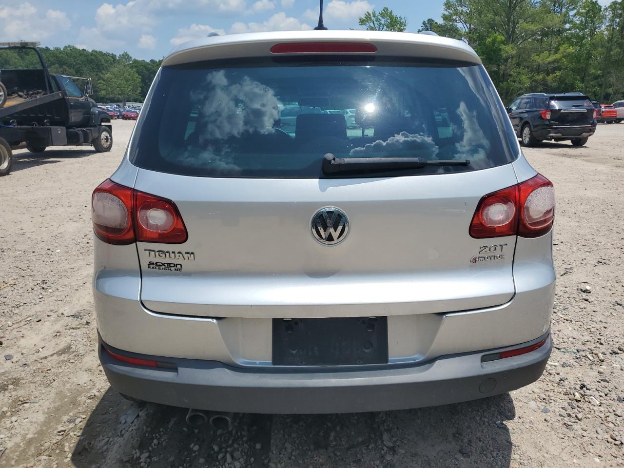 2011 Volkswagen Tiguan S VIN: WVGBV7AX2BW509324 Lot: 62305205
