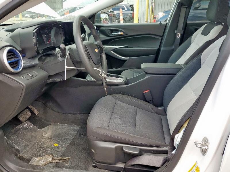  CHEVROLET TRAX 2024 Белы