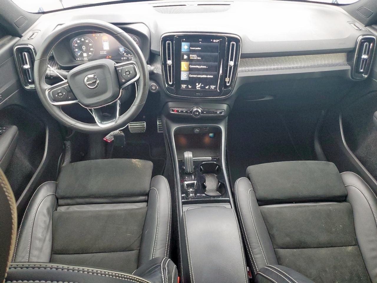 2021 Volvo Xc40 T5 R-Design VIN: YV4162UM9M2518949 Lot: 56457955