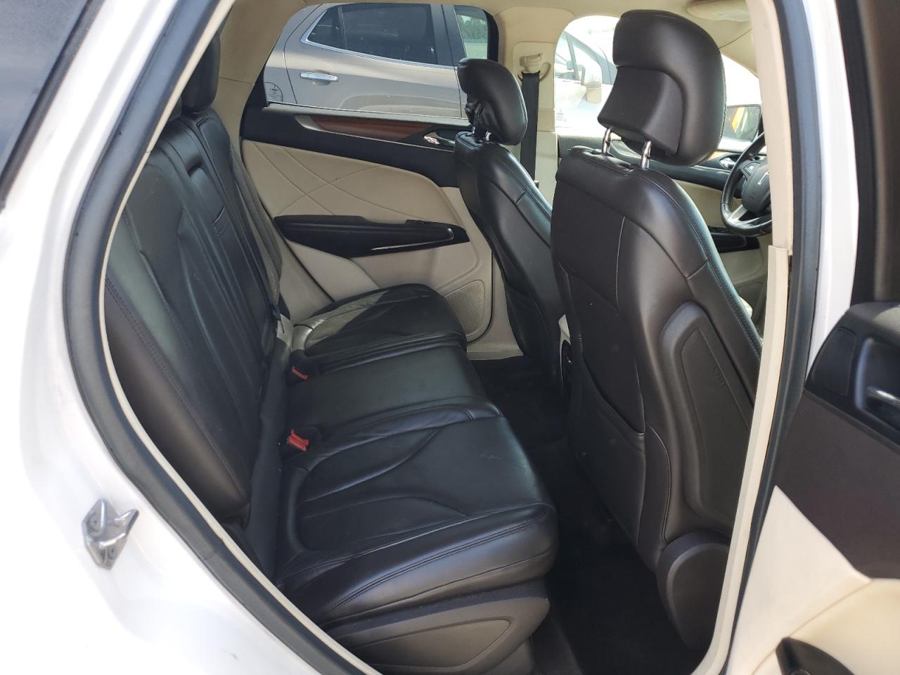 LINCOLN MKC 2016 VIN 5LMCJ3C94GUJ27853 фото 11