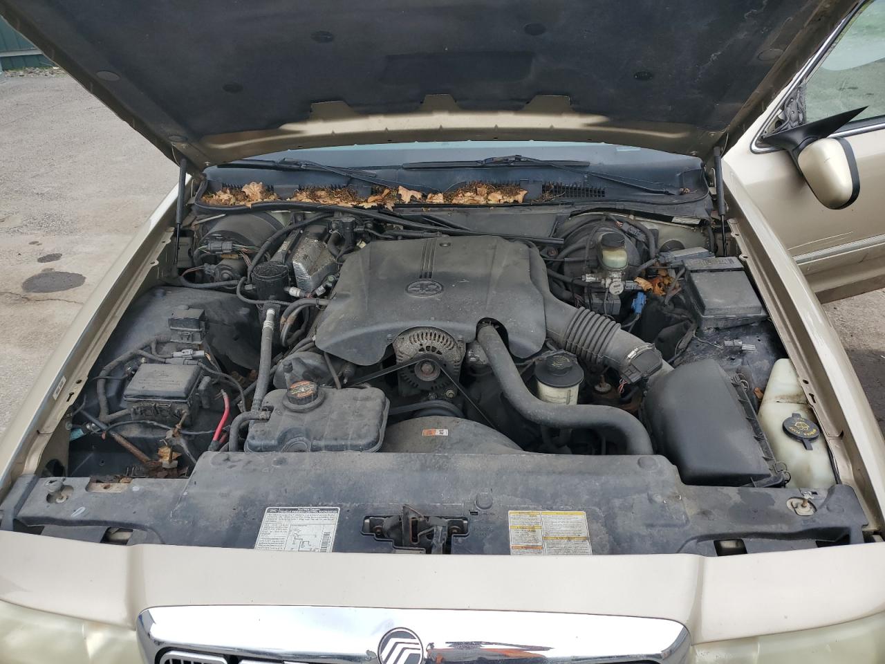 2000 Mercury Grand Marquis Gs VIN: 2MEFM74W2YX691338 Lot: 61262355