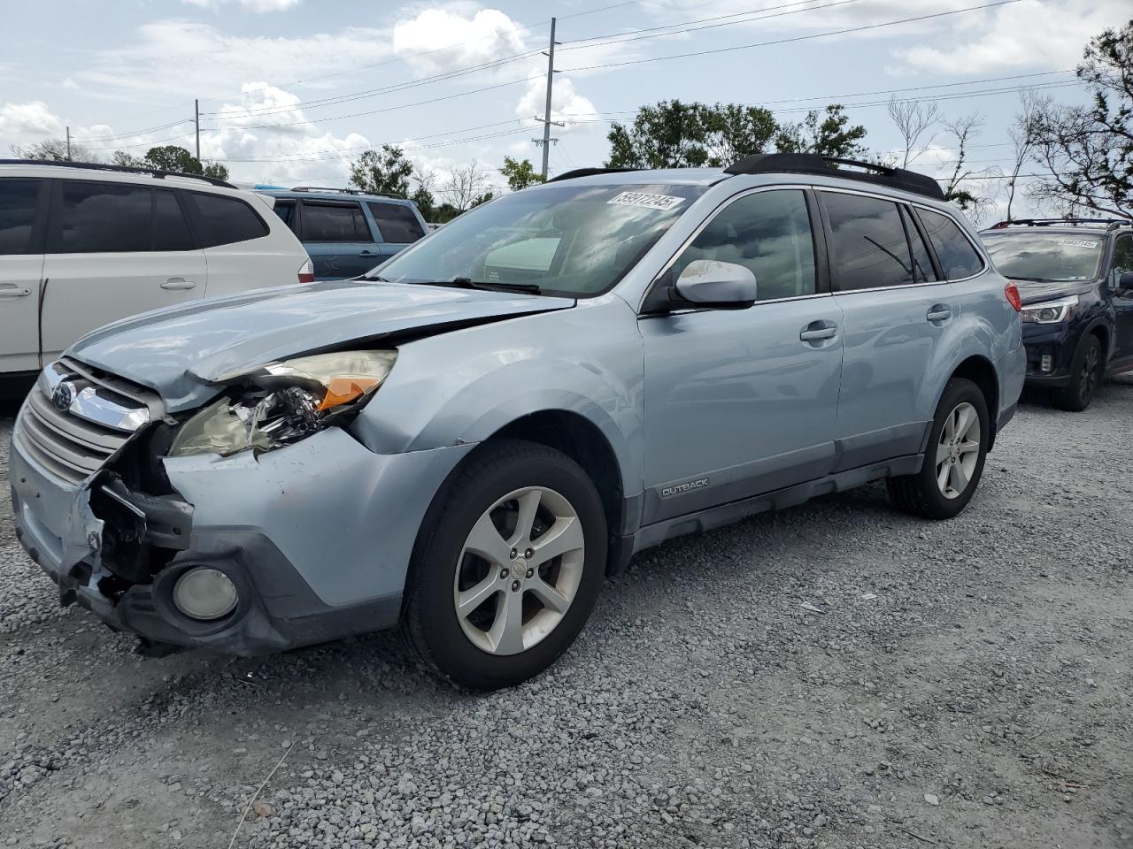 2013 Subaru Outback 2.5I Premium for Sale in Riverview, FL - Front End
