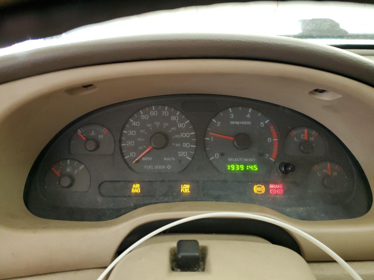 2001 Ford Mustang VIN: 1FAFP404X1F242668 Lot: 61184865