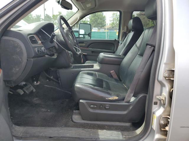 Parquets CHEVROLET SUBURBAN 2012 Silver