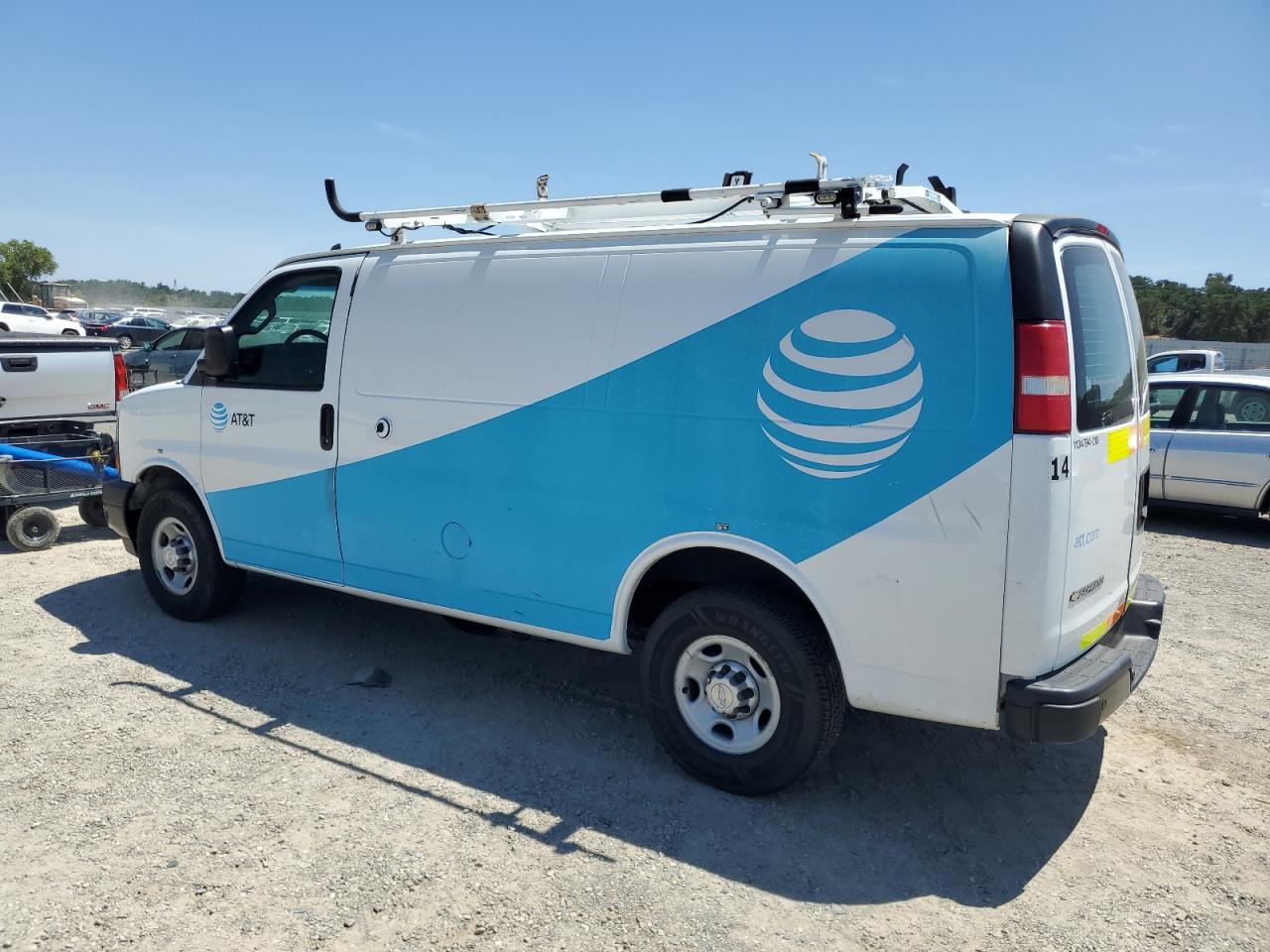 CHEVROLET EXPRESS 2018 VIN 1GCWGAFP9J1181238 zdjęcie 2